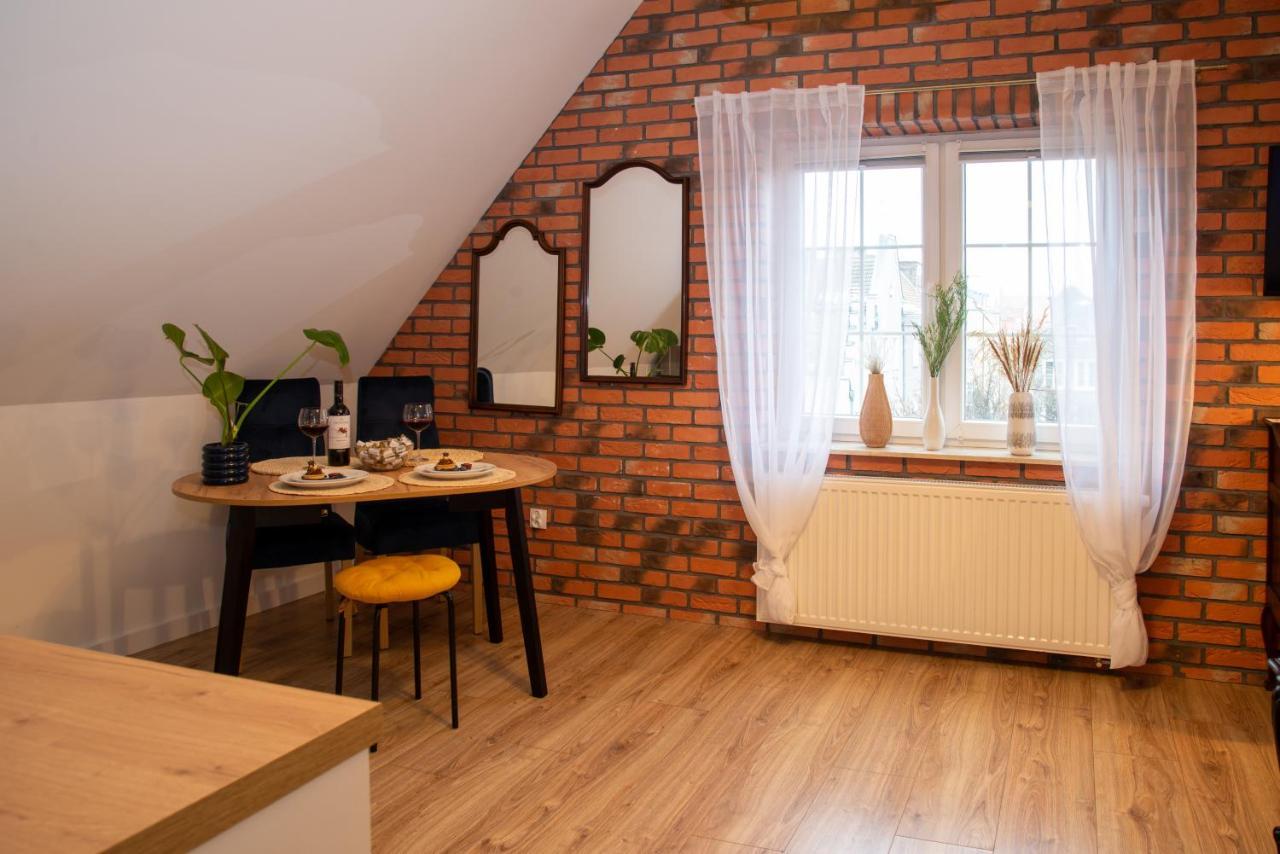 Dluga 66 Attic Apartment กดัญสก์ ภายนอก รูปภาพ