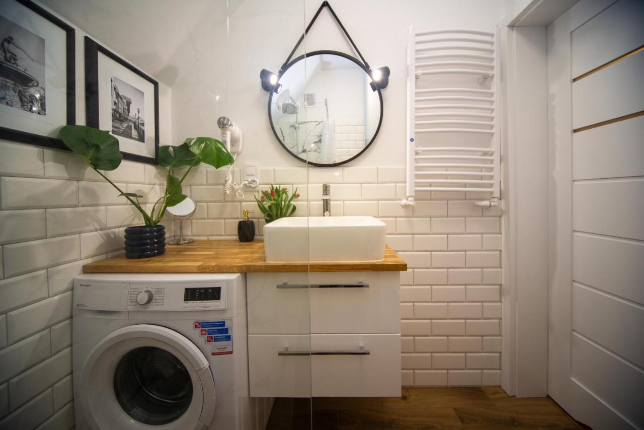 Dluga 66 Attic Apartment กดัญสก์ ภายนอก รูปภาพ