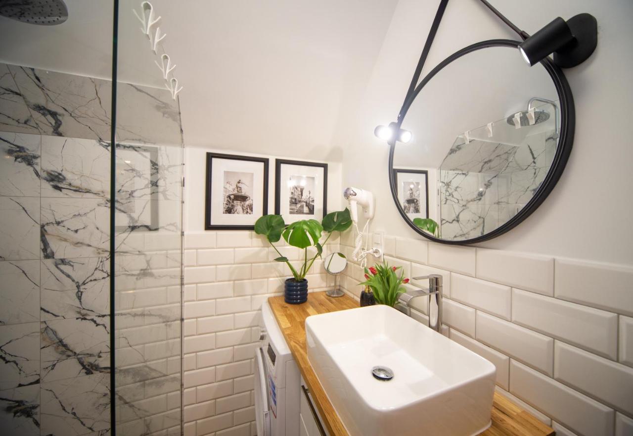 Dluga 66 Attic Apartment กดัญสก์ ภายนอก รูปภาพ
